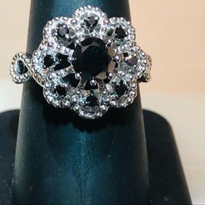 🎊Stunning Black Onyx & 925SS Cluster Flower Ring!